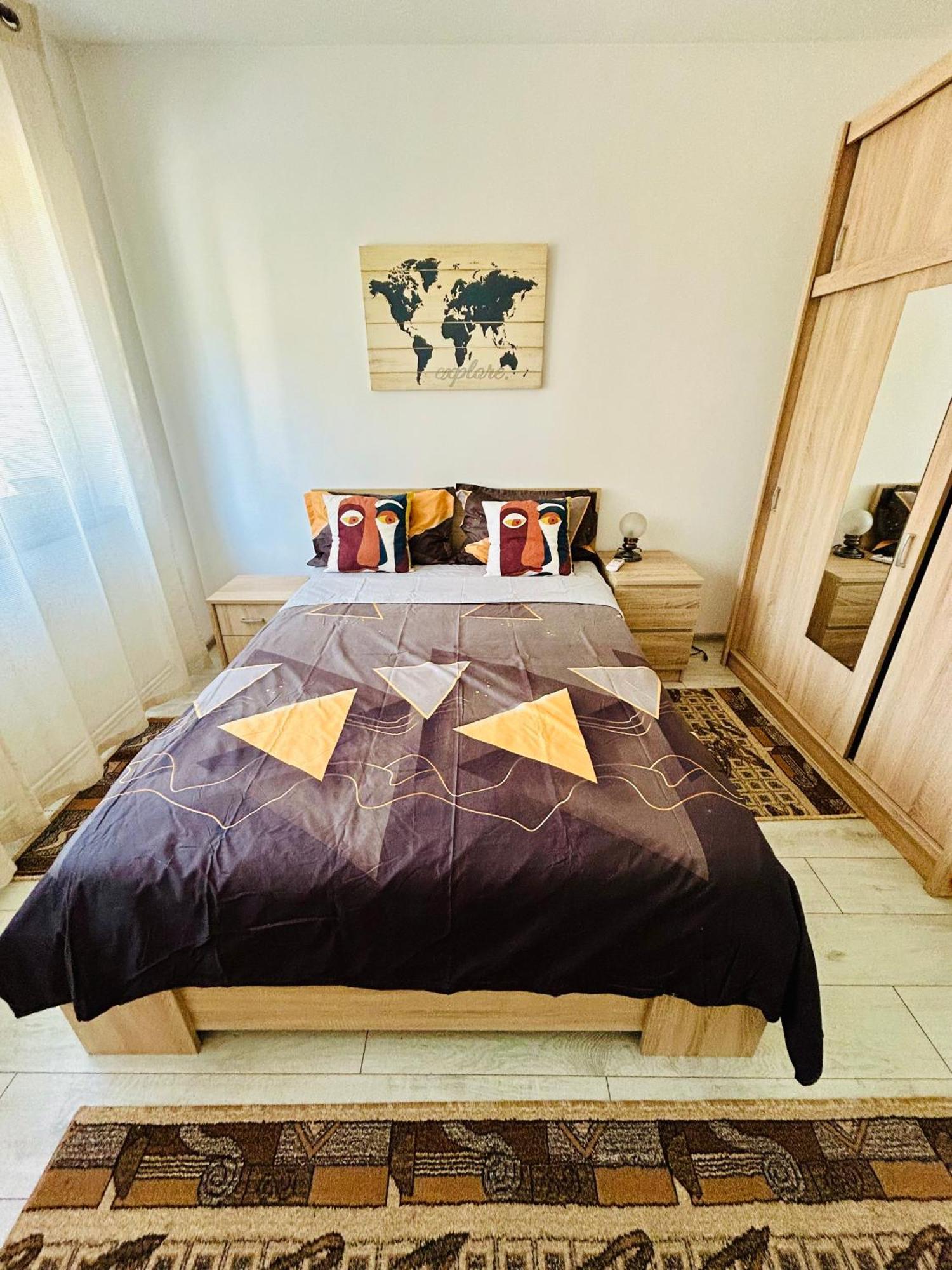 Snug Apartament Iasi Esterno foto